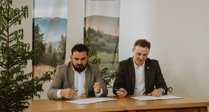 Umowa o współpracy partnerskiej / fot. Jakub Kubczak Wojtyczek