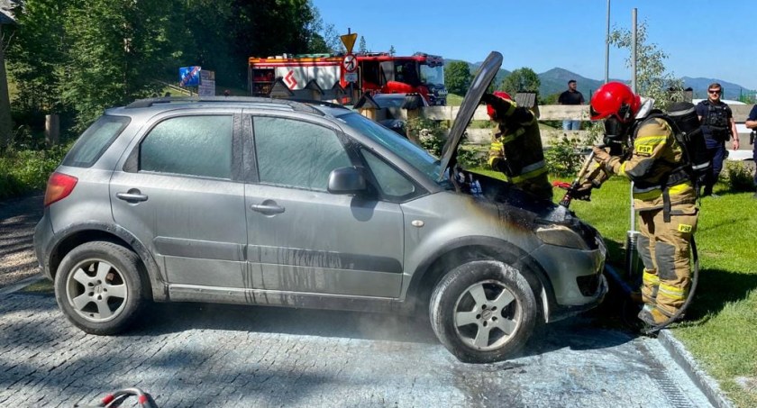 Zapalił się samochód osobowy / KP PSP Zakopane