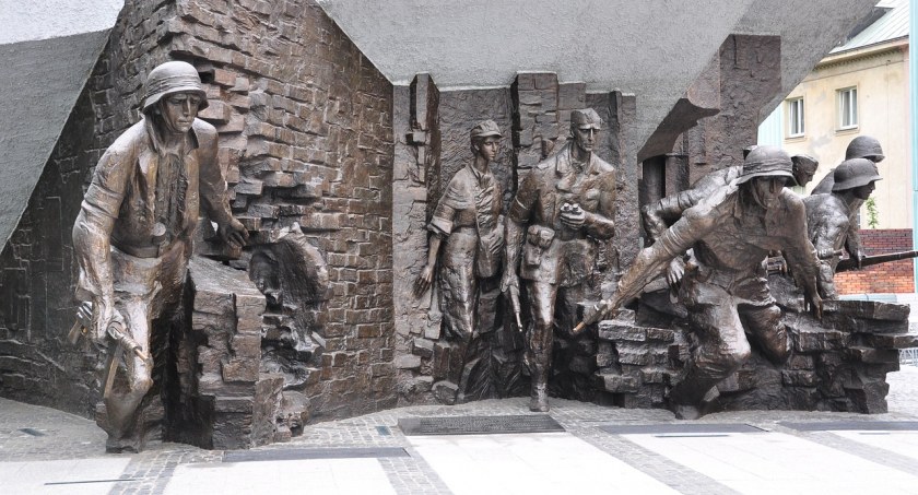 Sprawy lokalne, sierpnia zawyją syreny upamiętnienie rocznicy Powstania Warszawskiego - zdjęcie, fotografia