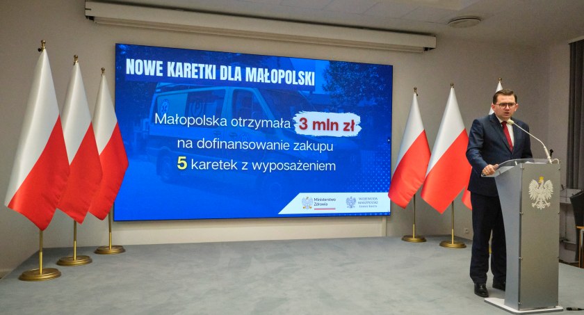 Zdrowie, karetka szpitala Nowym Targu zwiększy bezpieczeństwo pacjentów - zdjęcie, fotografia