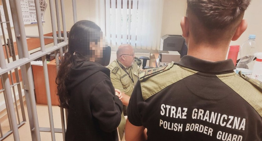 Informacje 112, Funkcjonariusze Placówki Straży Granicznej Zakopanem zatrzymali obywateli Turcji - zdjęcie, fotografia
