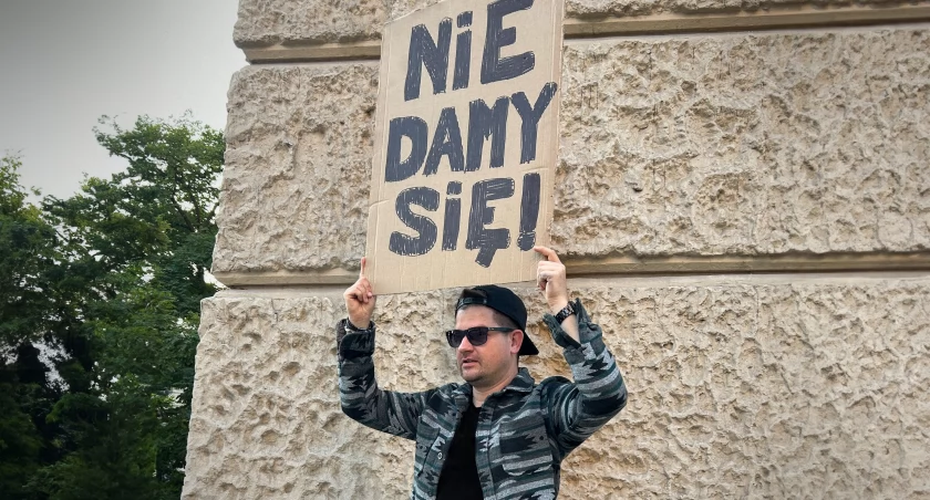 Muzyka, Przedwyborczy manifest Sempu - zdjęcie, fotografia