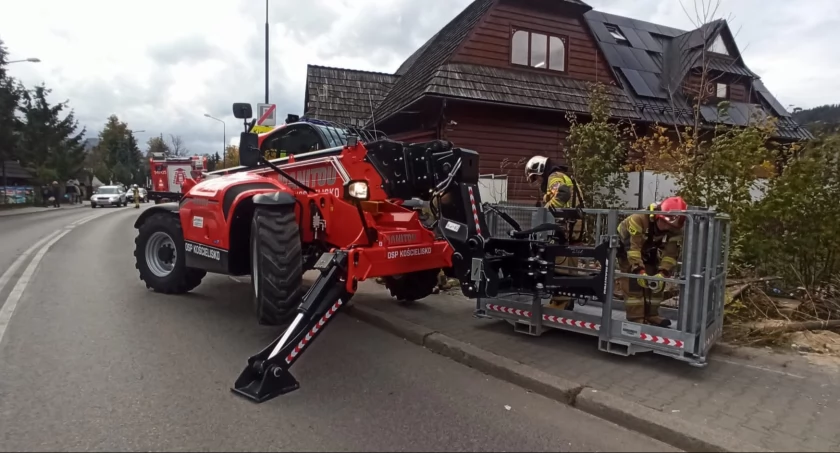 Usuwanie skutków wichury - Fot. KP PSP Zakopane