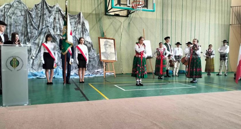 Edukacja, Ślubowanie ZSCKR - zdjęcie, fotografia