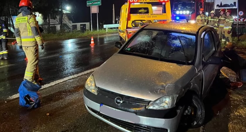 Dwa samochody zderzyły się na śliskiej drodze / Fot. KP PSP Zakopane
