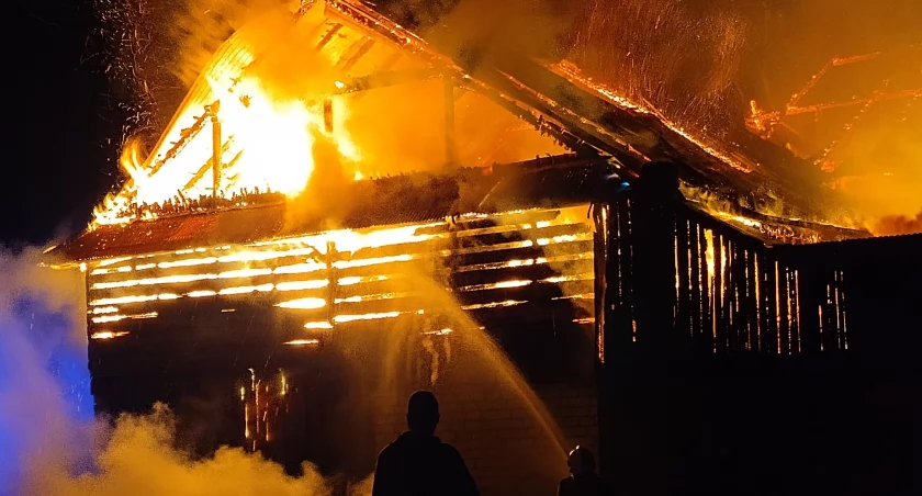 Pożary, Spłonęły zabudowania mieszkalno gospodarcze Czarnym Dunajcu - zdjęcie, fotografia