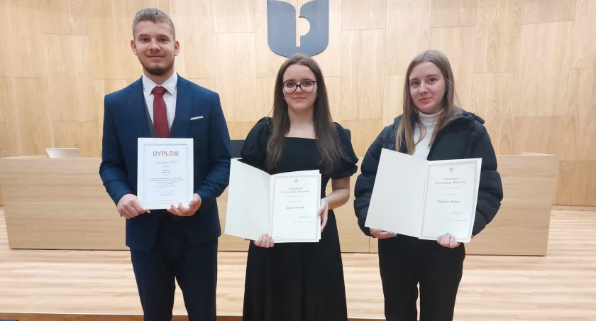 Edukacja, Stypendyści liceum technikum Czarnym Dunajcu - zdjęcie, fotografia