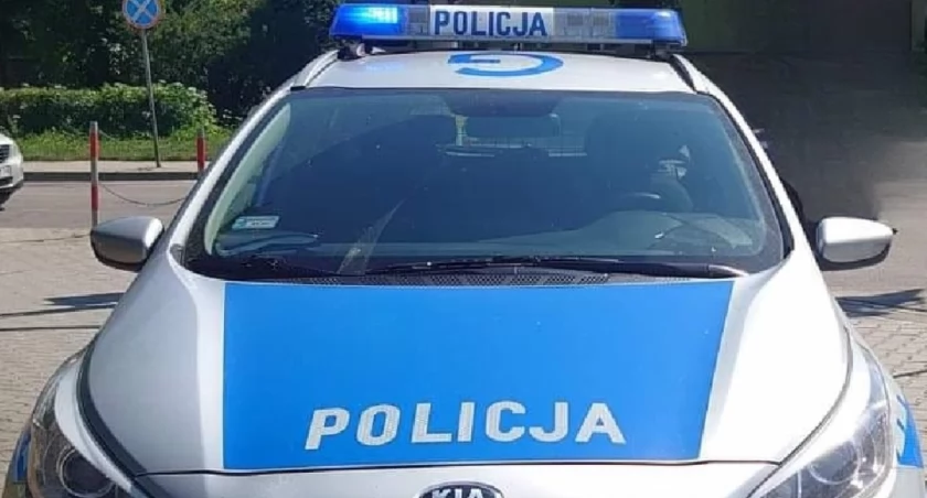 Policyjne, Kolejne oszukane osoby razem policjanta - zdjęcie, fotografia
