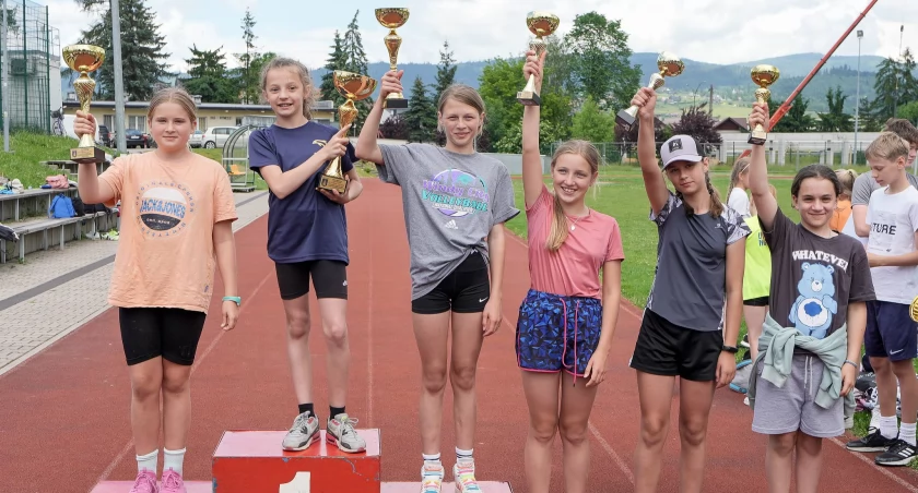 Nagrodzono Szkoły w ramach Miejskiego Systemu Współzawodnictwa Sportowego / Fot. Maciej Gębacz