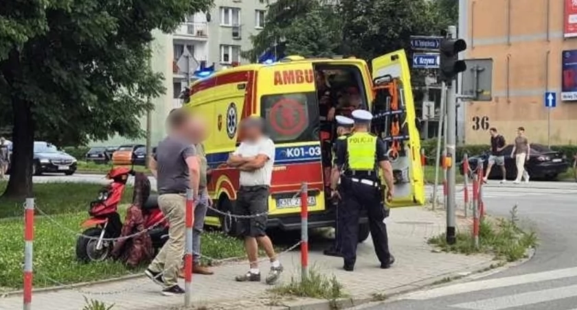 Zderzenie skutera z samochodem osobowym przy MCK / Fot. czytelnik