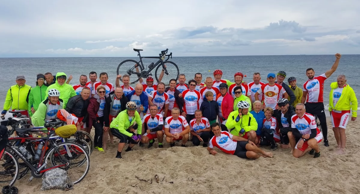 Rowery, Pielgrzymi rowerowi dotarli Góralska Pielgrzymka Rowerowa Zakopane dojechała morze - zdjęcie, fotografia
