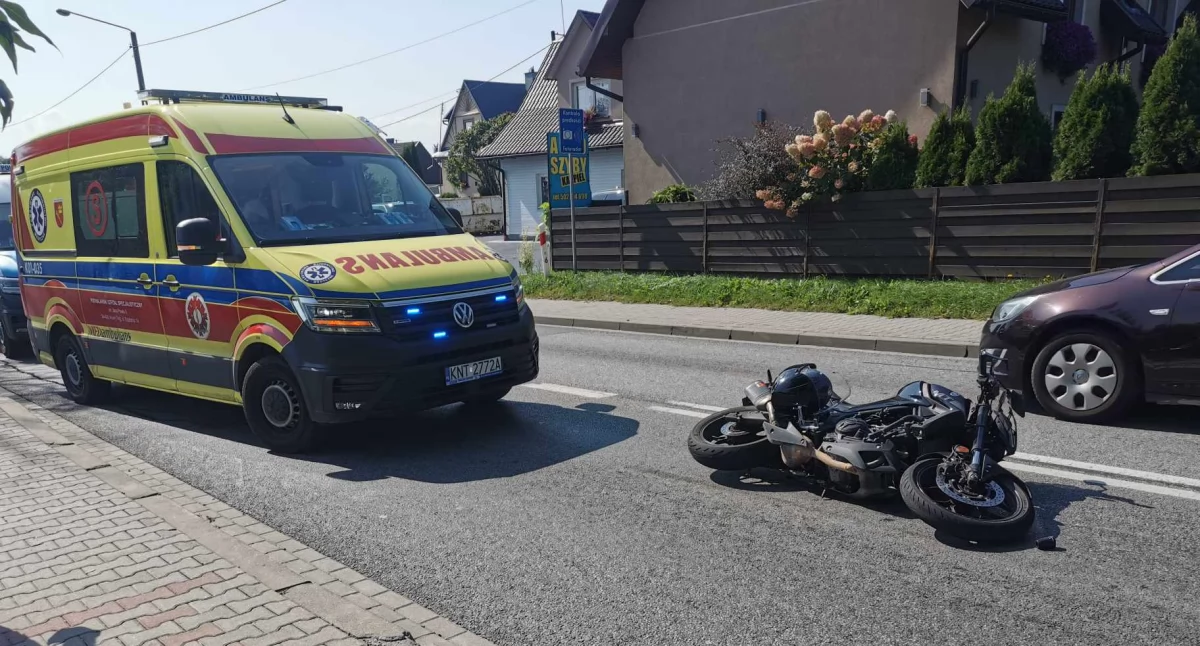 Wypadki, Zderzył motocyklem - zdjęcie, fotografia