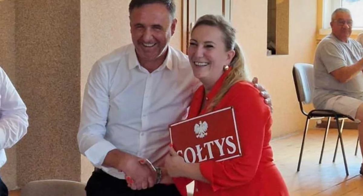 Zdjęcie sołtys Szlachtowej Jolanty Salamon i burmistrza Szczawnicy Bogdana Szewczyka