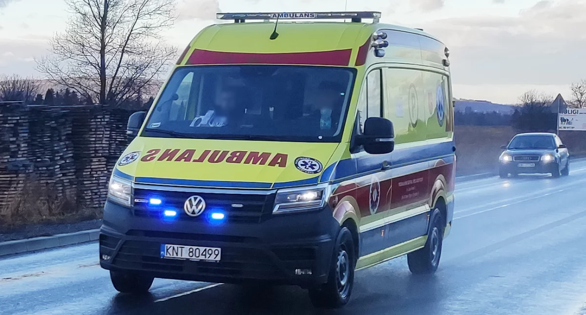 Akcje ratunkowe, Policja nadal ustala tożsamość mężczyzny znalezionego rzece Czarny Dunajec - zdjęcie, fotografia
