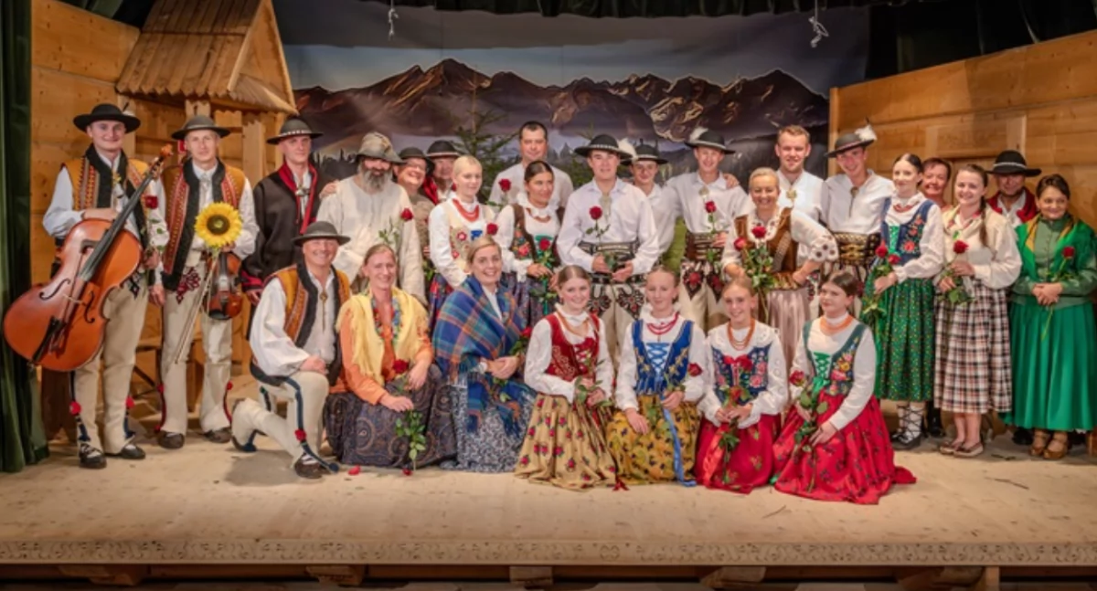 Folklor, Jubileusz lecia Regionalnego Zespołu Teatralnego Józefa Pitoraka Bukowinie Tatrzańskiej - zdjęcie, fotografia