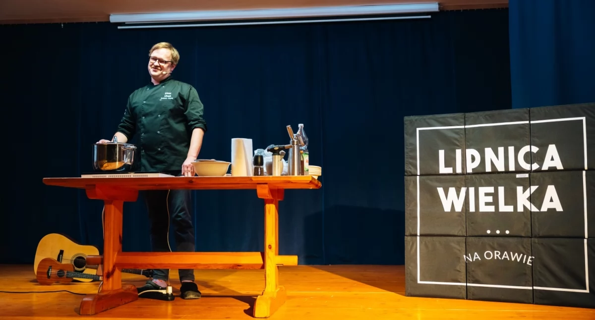 Spotkania, Stand kulinarny Macieja Kwiatkowskiego Lipnicy Wielkiej wyjątkowa mieszanka śmiechu smaków - zdjęcie, fotografia