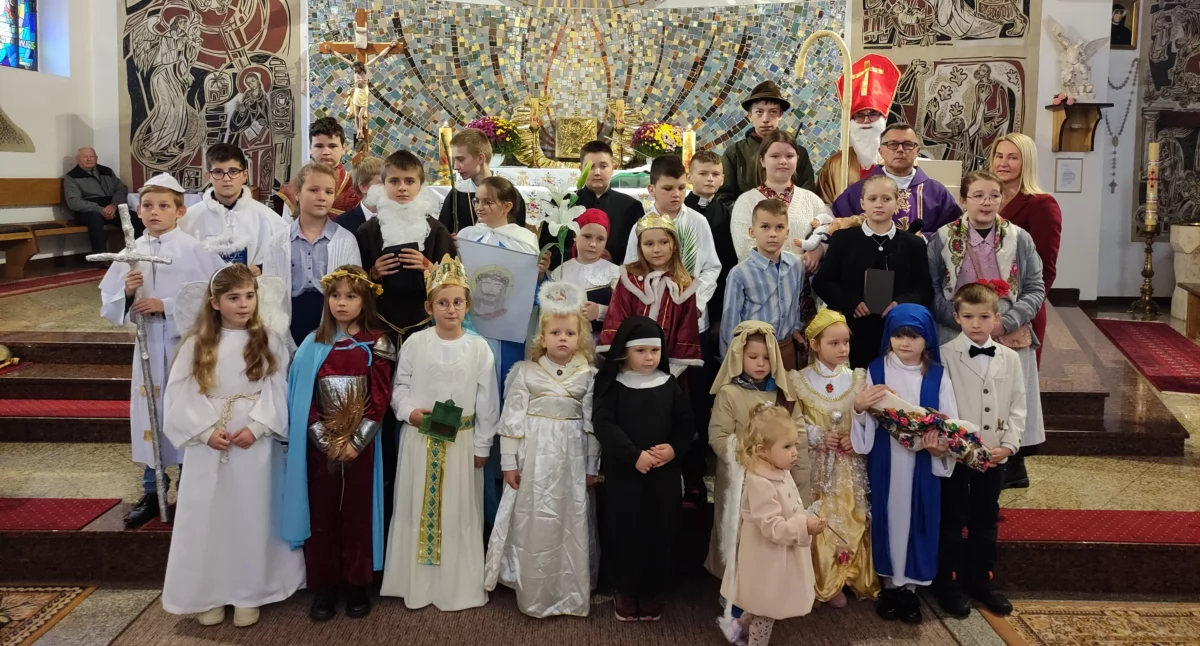 Religia, Korowód Świętych Podczerwonem - zdjęcie, fotografia