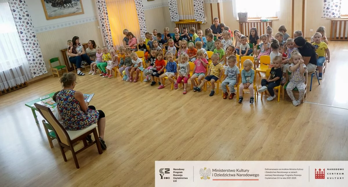 Inwestycje, Projekt „Blisko coraz bliżej biblioteki” programu BLISKO realizowany przez Gminna Bibliotekę Publiczną Kluszkowcach - zdjęcie, fotografia