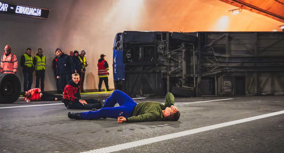Drogi, Ćwiczenia ratownicze tunelu Luboniem Małym zakopianka czasowo zamknięta - zdjęcie, fotografia