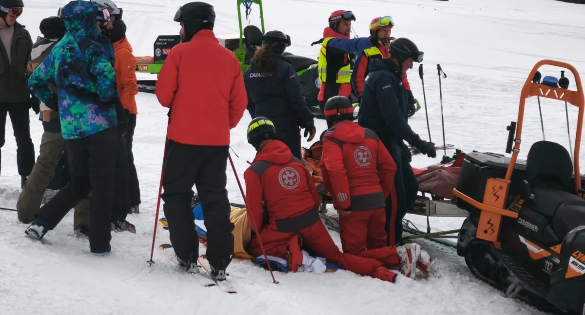 Akcje ratunkowe, Ratownikiem podhalańscy ratownicy pomogli Dolomitach młodemu narciarzowi - zdjęcie, fotografia