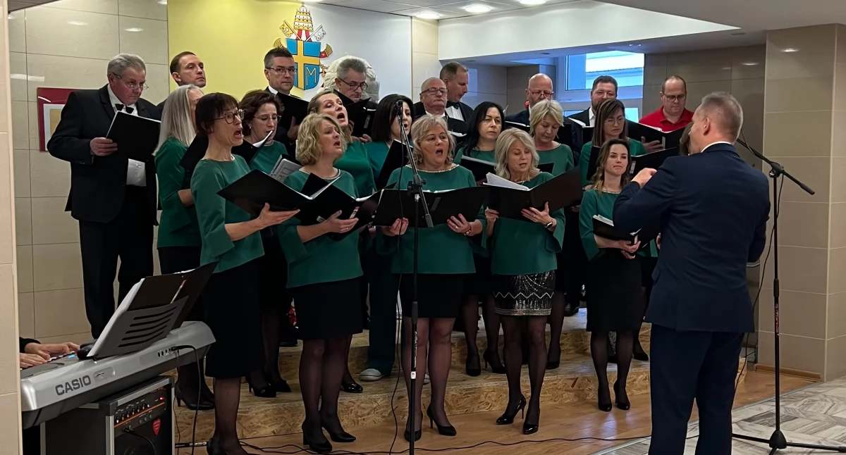 Koncerty, Wspólne kolędowanie koncert Chóru Auxilium Podhalańskim Szpitalu Specjalistycznym - zdjęcie, fotografia
