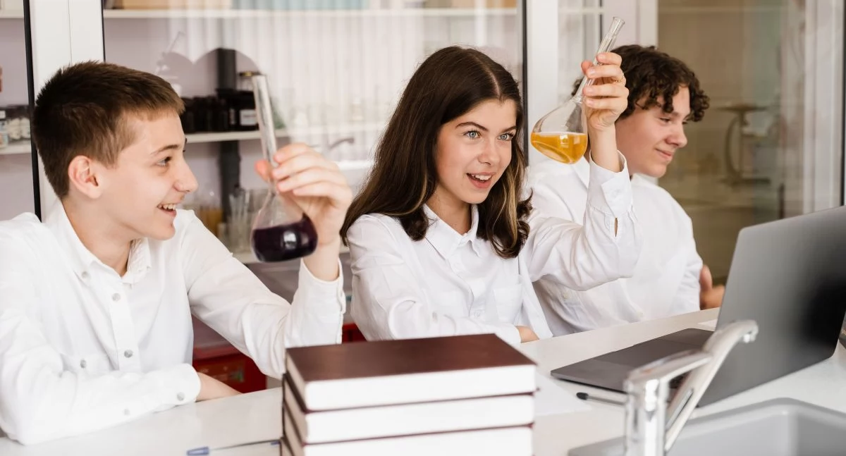 Różne, Popularne kursy przygotowujące matury chemii - zdjęcie, fotografia