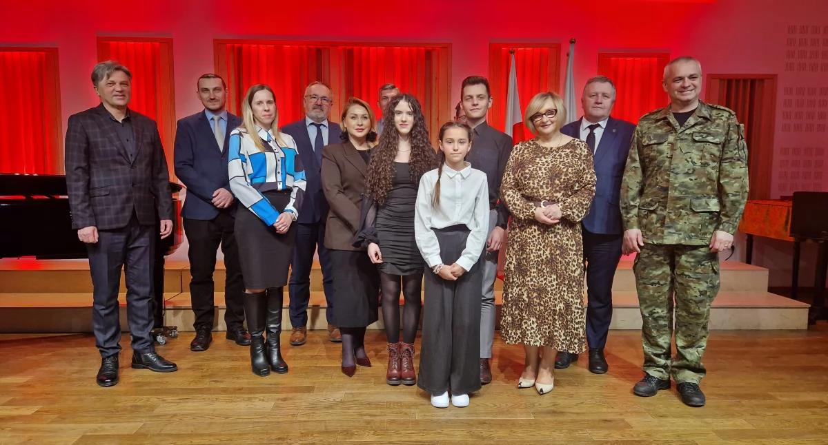Konkursy, Młodzi śpiewają Polski Gorlicki Konkurs Pieśni Patriotycznej  - zdjęcie, fotografia