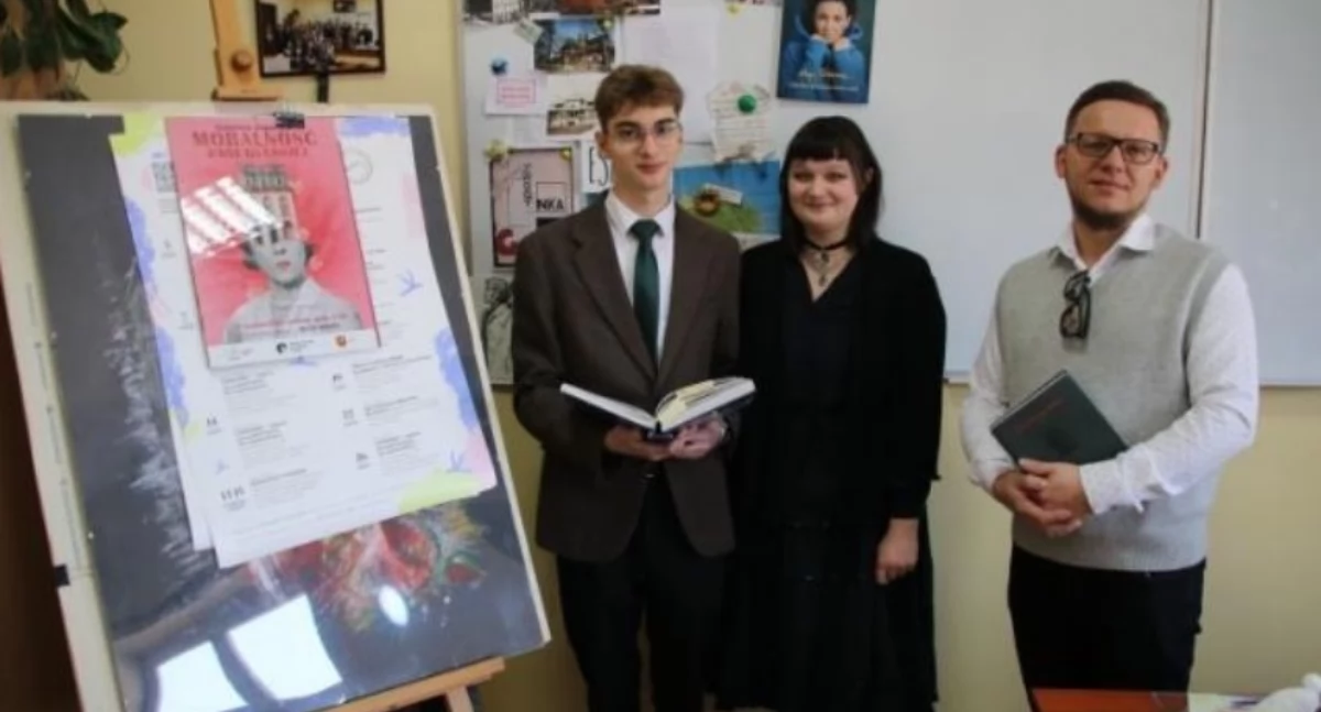 Edukacja, Uczniowie Nowym Targu etapie okręgowym Olimpiady Literatury Języka Polskiego - zdjęcie, fotografia