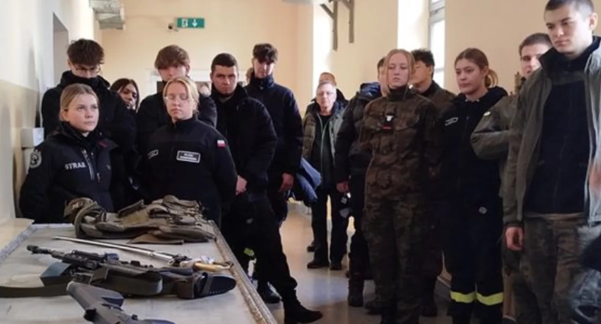 Edukacja, Kadeci pograniczników szczebel wyżej - zdjęcie, fotografia