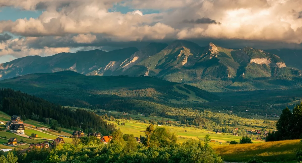 Turystyka, Noclegi Zakopane gdzie spać Wielkanoc wakacje zimą Domki apartamenty pensjonaty - zdjęcie, fotografia