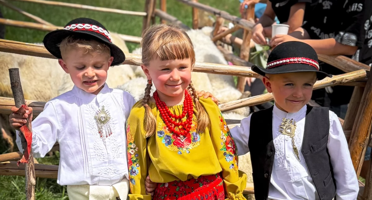 Sprawy lokalne, Święto Bacowskie Małem Cichem rozpoczęło sezon pasterski - zdjęcie, fotografia