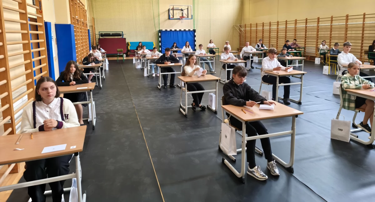 Edukacja, Gminne matematyczne zmagania Cichem wygrywają Katarzyna Topór Tomasz Potrząsaj Dorota Karwaczka - zdjęcie, fotografia