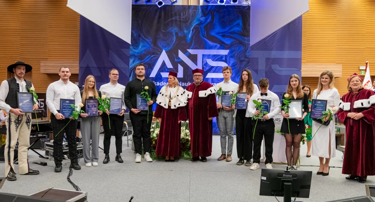 Edukacja, Akademii Stosowanych Nowym Targu wspólnota rozwój odpowiedzialność - zdjęcie, fotografia