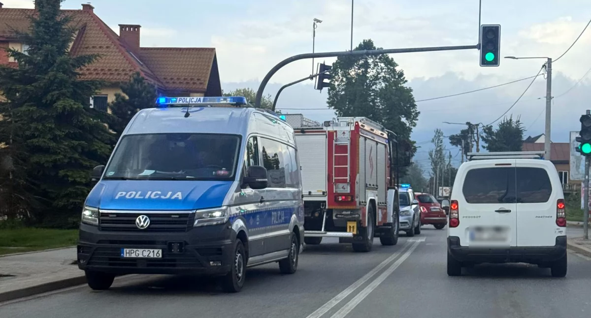 Wypadki, Dziecko hulajnodze potrącone przez samochód - zdjęcie, fotografia
