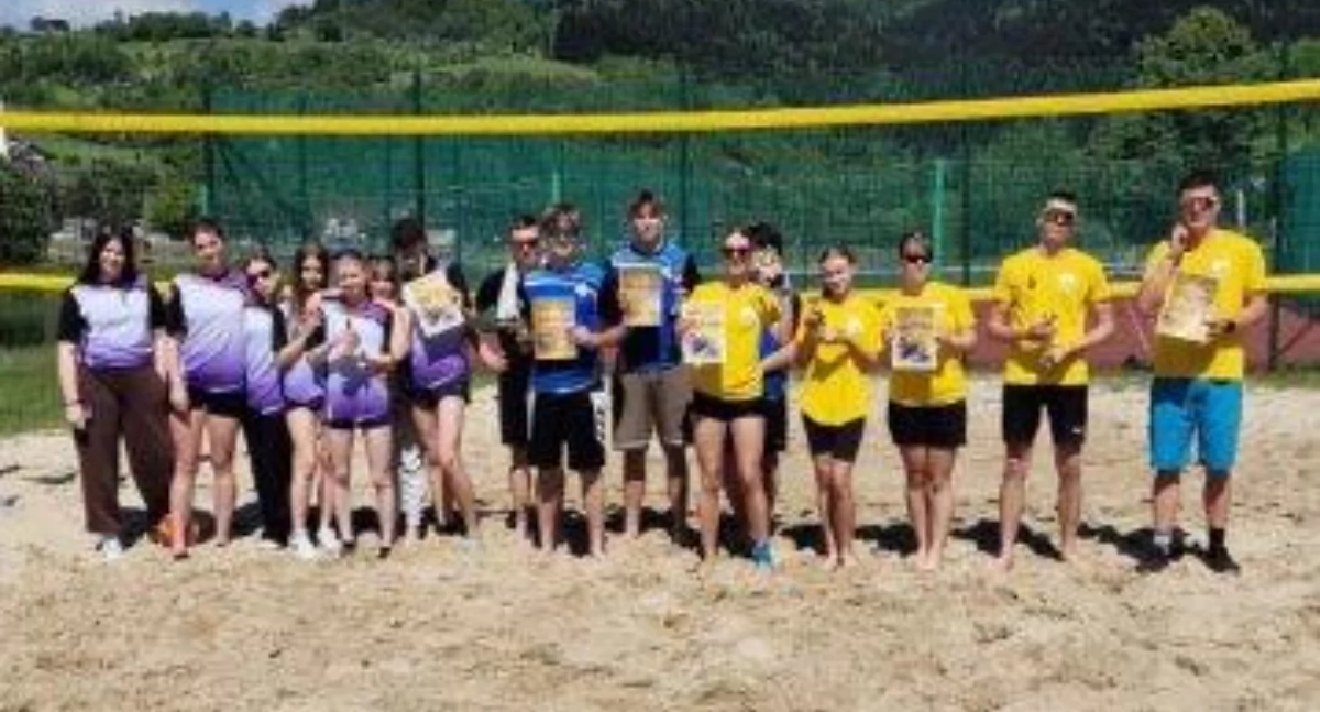 Sport szkolny, Licealiada Ośrodka Pieniny siatkówce plażowej sukces Zespołu Szkół Zawodowych Placówek Krościenka - zdjęcie, fotografia