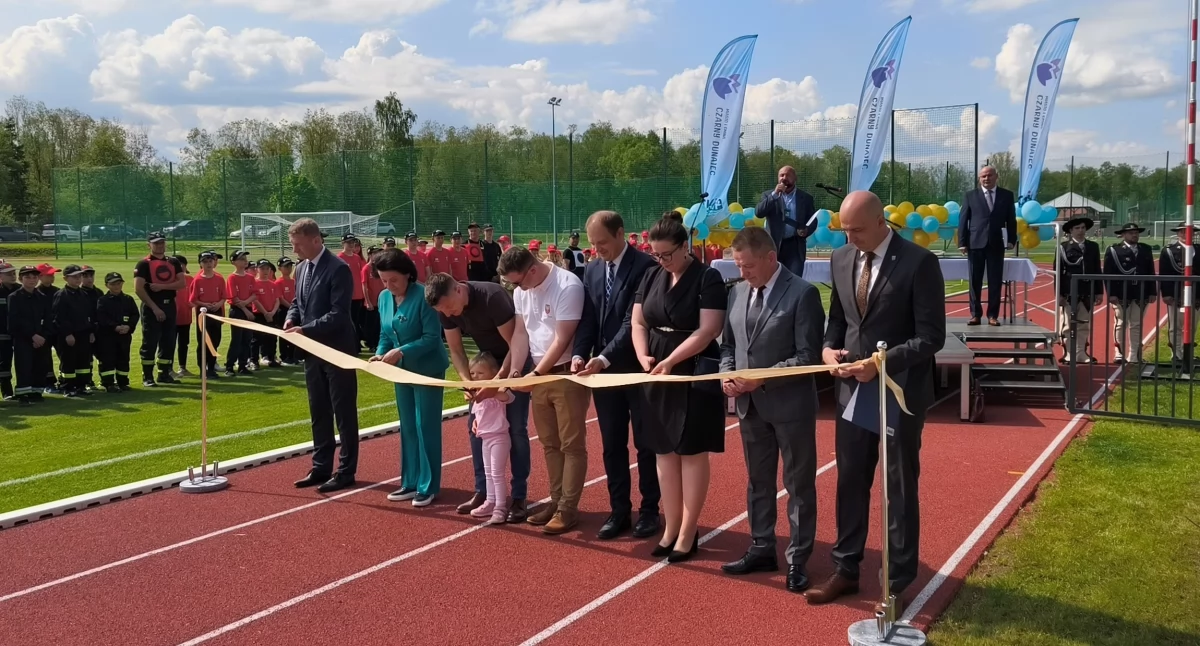 Sprawy lokalne, Wielkie otwarcie stadionu miejskiego Czarnym Dunajcu - zdjęcie, fotografia