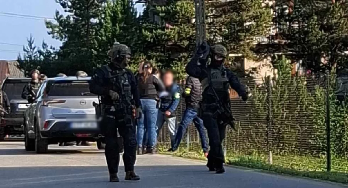 Pożary, Pożar podczas policyjnej akcji antyterroryści Leśnicy - zdjęcie, fotografia