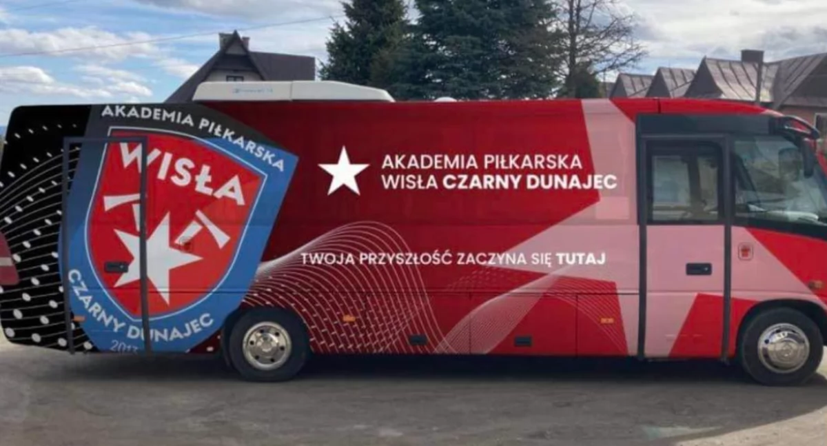 Piłka nożna, Wisła Czarny Dunajec walczy ligę kibice ruszają finał baraży - zdjęcie, fotografia