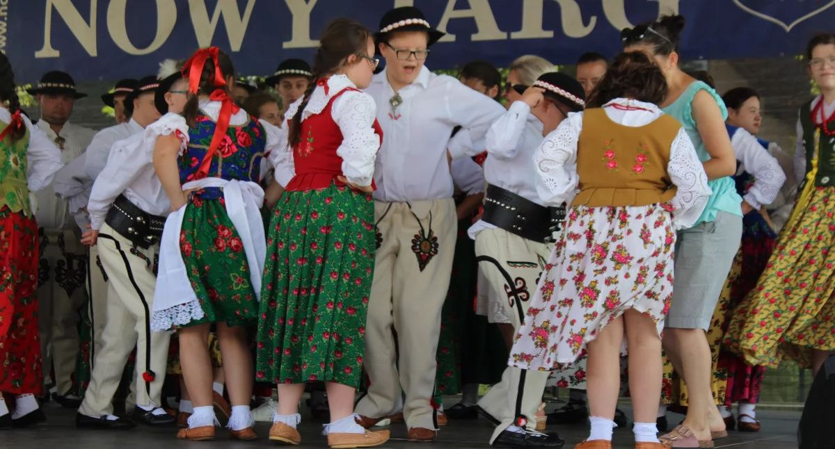 Festyny i pikniki, Nowym Targu świętował lecie istnienia Jubileuszowy Piknik Rodzinny pełen atrakcji wzruszeń - zdjęcie, fotografia