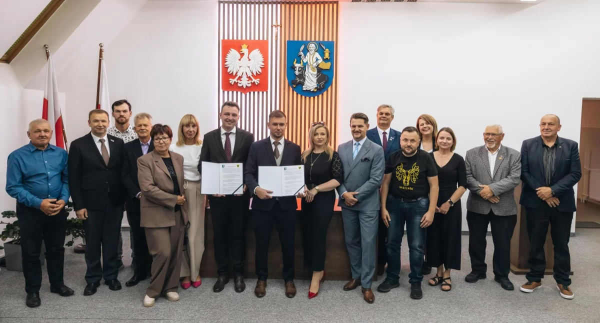 Samorząd, Gmina Lipnica Wielka umowami partnerskimi miastem Martonvásár Węgrzech miastem gminą Wasilków Podlasiu - zdjęcie, fotografia
