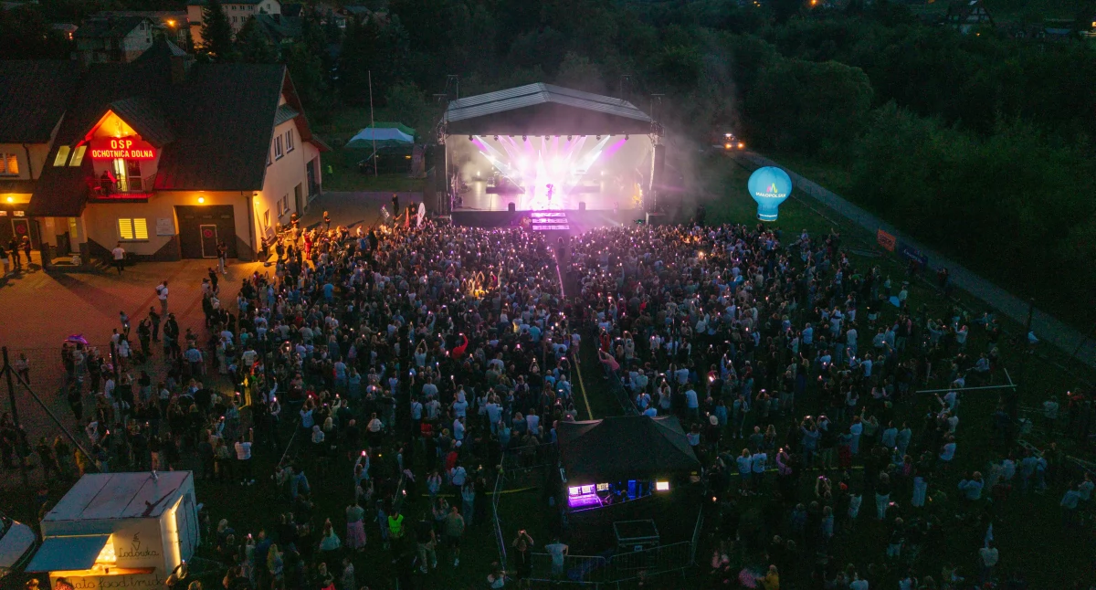 Festyny i pikniki, Rojek Przybysz Zastępa jednej scenie Festiwal Ochotnicy Dolnej - zdjęcie, fotografia