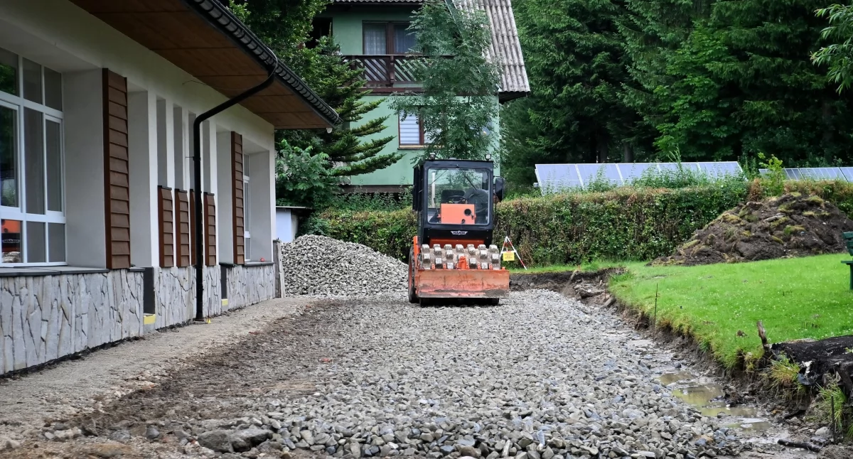 Zdjęcie przedstawia prace remontowe Szkole Podstawowej nr 4 im. Marszałka Józefa Piłsudskiego. / Fot. Urząd Miasta Zakopane 