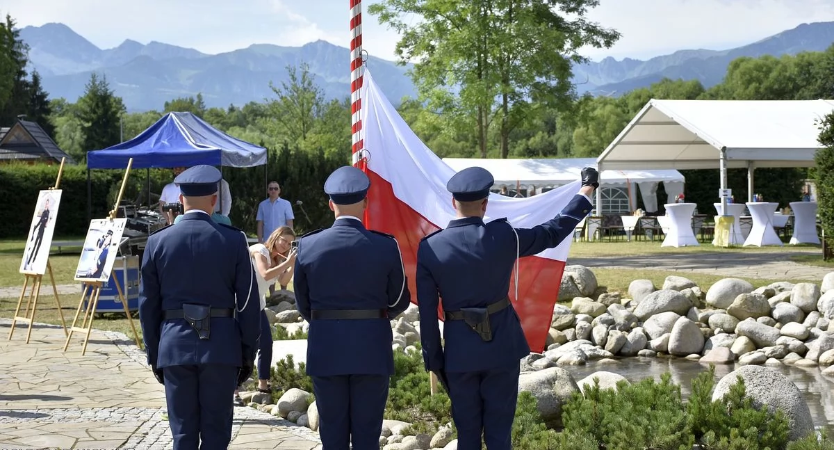 Informacje 112, Powiatowe obchody Święta Policji Tatrami awanse wyróżnienia podziękowania - zdjęcie, fotografia