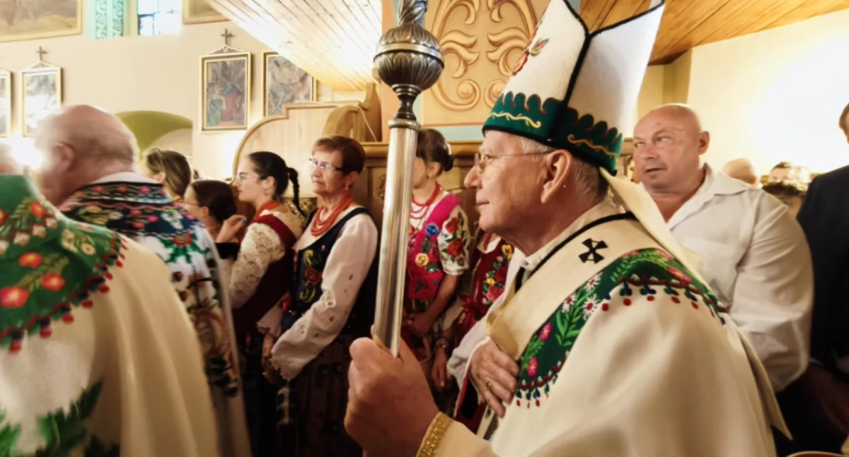 Religia, Dwustulecie parafii Marii Magdaleny Odrowążu Podhalańskim uroczysty odpust udziałem Marka Jędraszewskiego - zdjęcie, fotografia