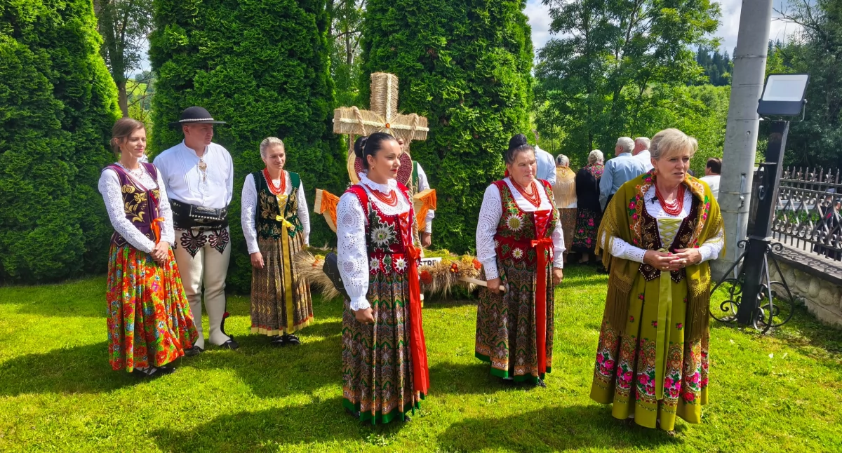 Festyny i pikniki, Stare Bystre dziękuje plony uroczyste Dożynki Starobystrzańskie - zdjęcie, fotografia