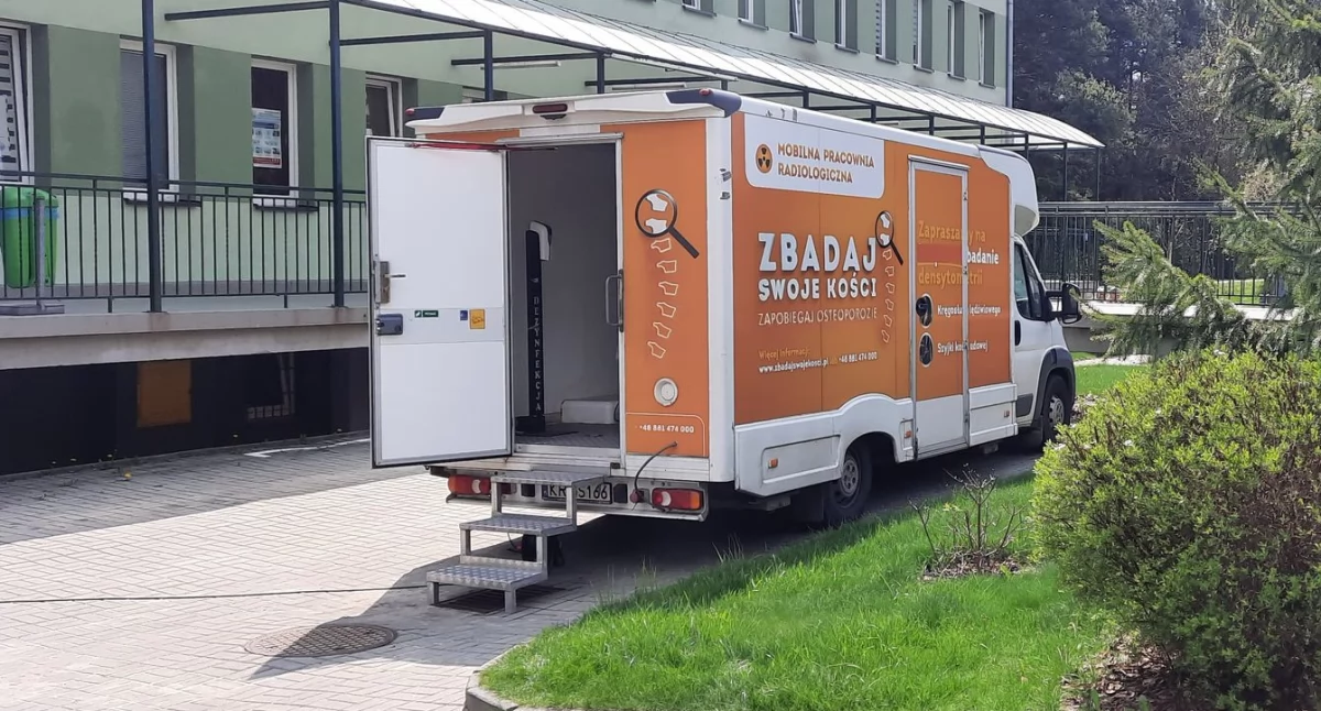 Polecamy, MULTIDIAGNOSTICA Kraków zaprasza specjalistyczne badania densytometryczne które pozwalają ocenić ryzyko osteoporozy - zdjęcie, fotografia