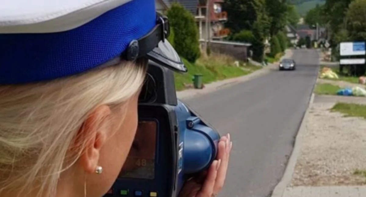 Zatrzymania, Kierowca jechał terenie zabudowanym stracił prawo jazdy - zdjęcie, fotografia