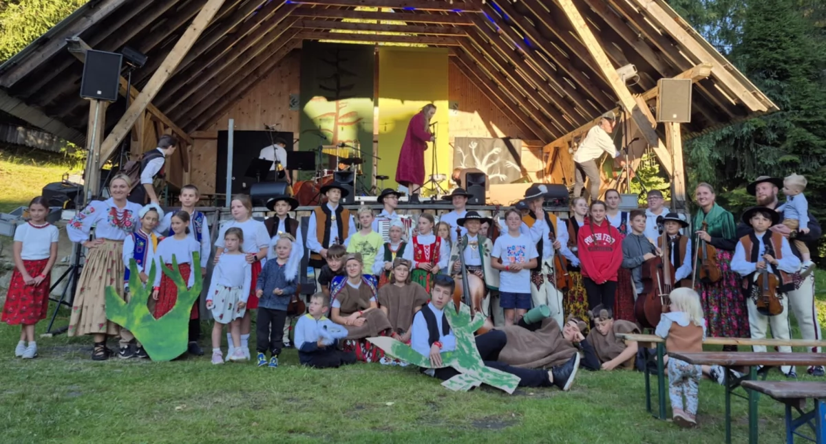 Edukacja, „Misiocki wychodzą Gawry” tradycja Podhala nowej odsłonie Głodówce - zdjęcie, fotografia