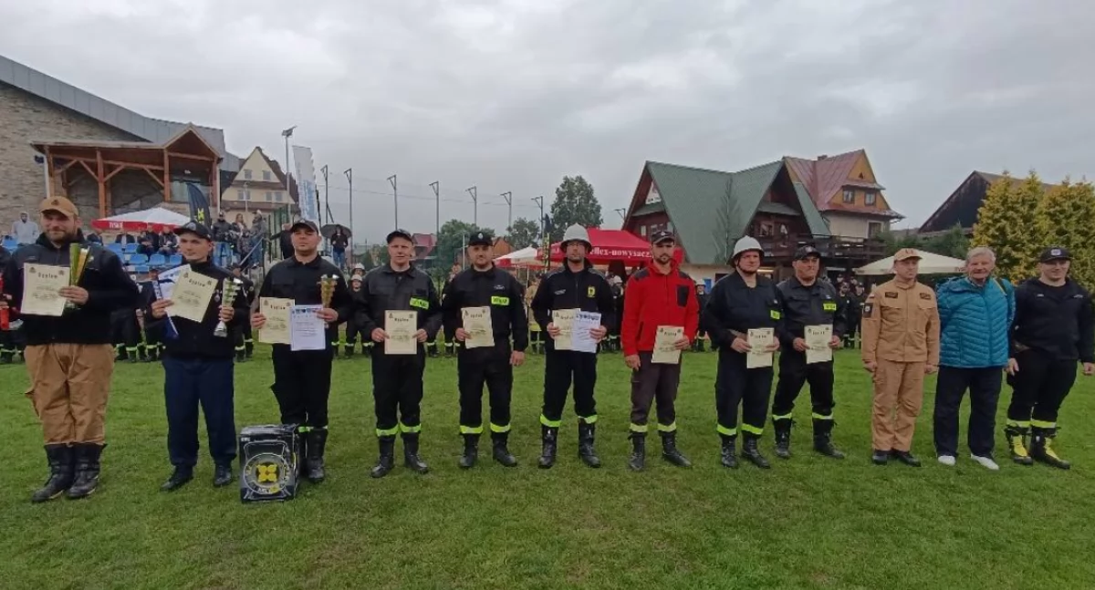 Informacje 112, Strażacy ochotnicy rywalizowali Białce Tatrzańskiej powiatowych zawodach sportowo pożarniczych - zdjęcie, fotografia