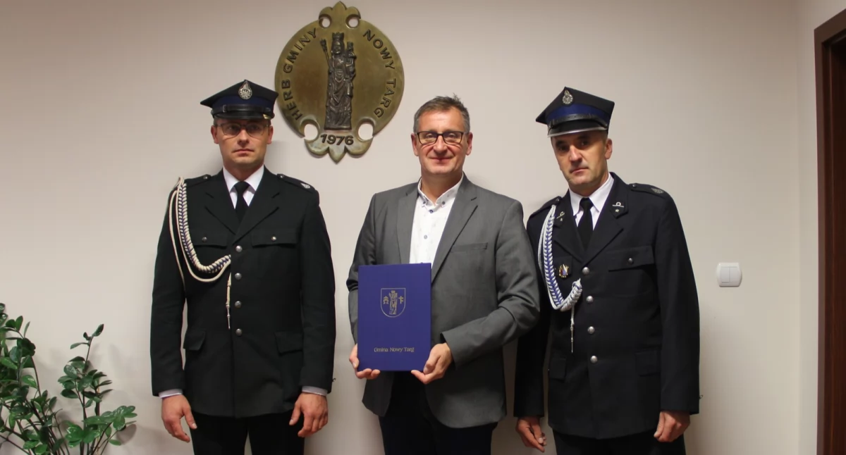 Straż Pożarna, strażacki Krauszów umowa podpisana - zdjęcie, fotografia